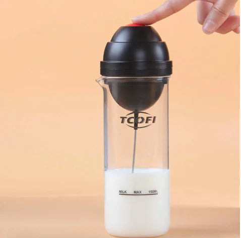 Electric Milk Frother & Portable Mixing Cup – 2-in-1 Foam Maker for Coffee, Matcha & Protein Drinks